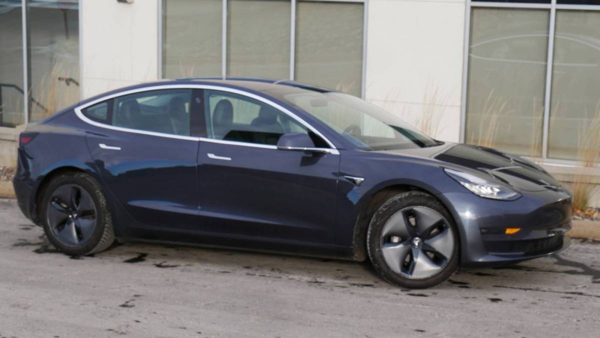 2018 Tesla Model 3 5YJ3E1EB7JF066563