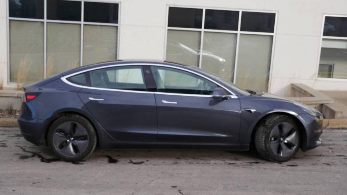 2018 Tesla Model 3 5YJ3E1EB7JF066563