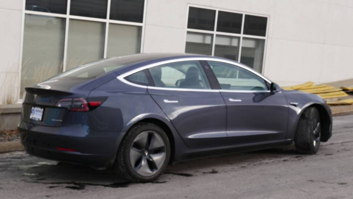 2018 Tesla Model 3 5YJ3E1EB7JF066563