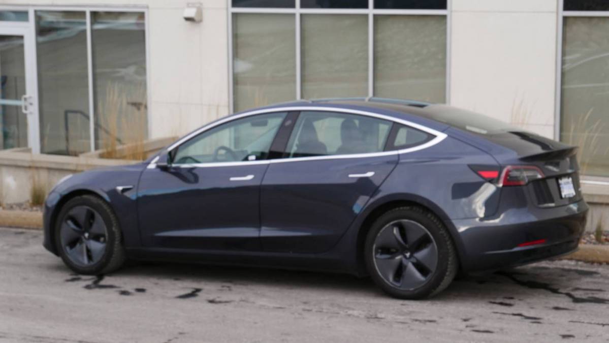 2018 Tesla Model 3 5YJ3E1EB7JF066563