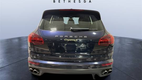 2016 Porsche Cayenne WP1AE2A2XGLA58559