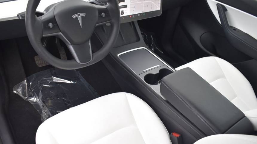 2021 Tesla Model Y 5YJYGDEE5MF210160