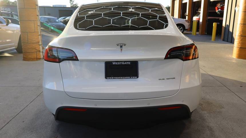 2020 Tesla Model Y 5YJYGDEE5LF047718