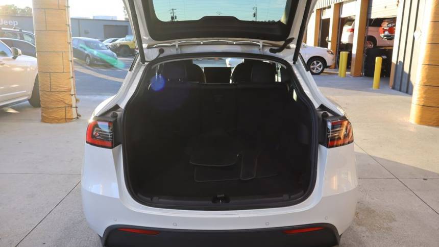 2020 Tesla Model Y 5YJYGDEE5LF047718