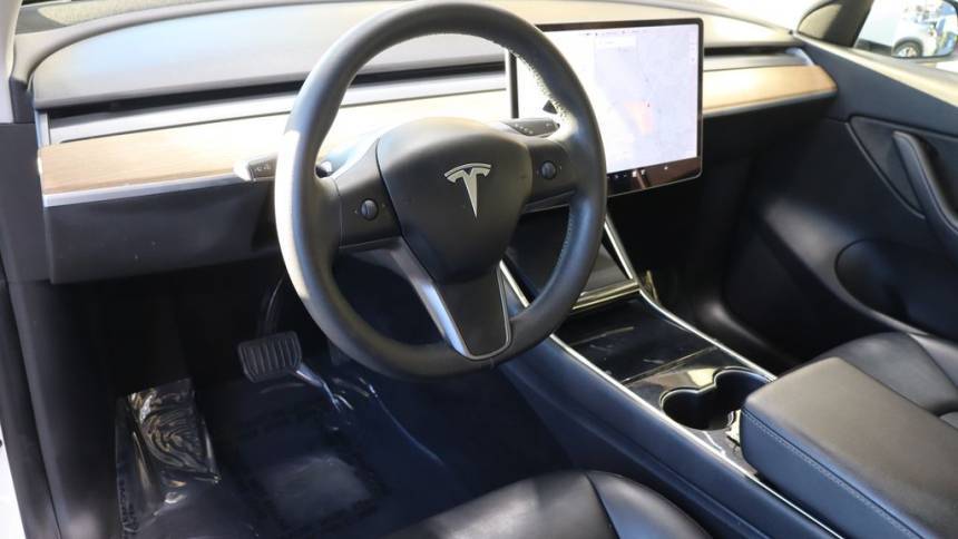 2020 Tesla Model Y 5YJYGDEE5LF047718