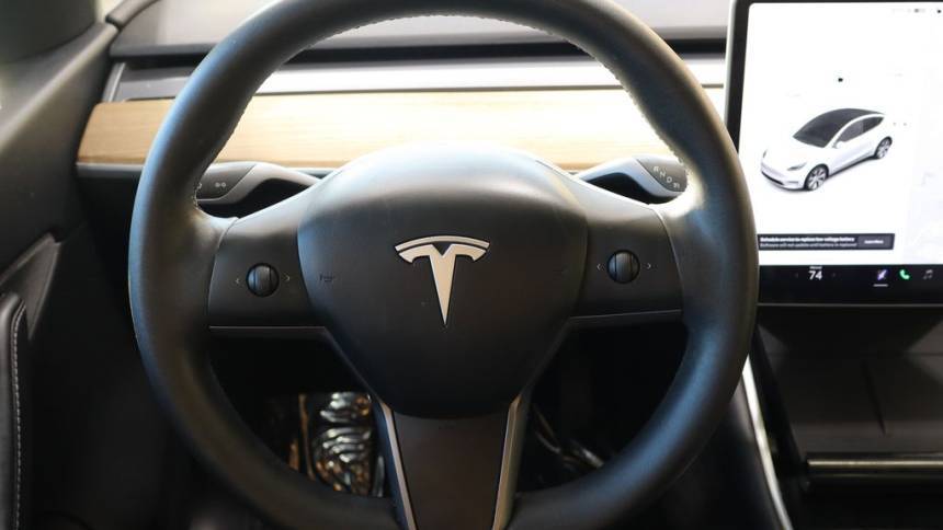 2020 Tesla Model Y 5YJYGDEE5LF047718