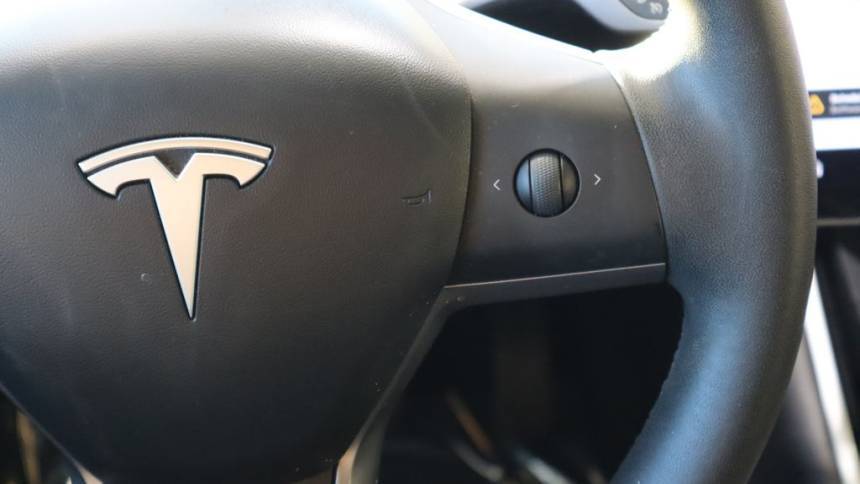 2020 Tesla Model Y 5YJYGDEE5LF047718