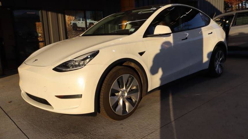 2020 Tesla Model Y 5YJYGDEE5LF047718