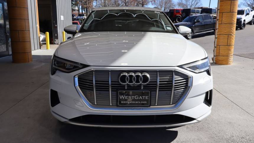 2019 Audi e-tron WA1LAAGE7KB013461