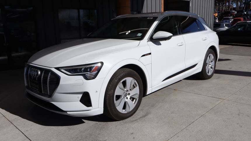 2019 Audi e-tron WA1LAAGE7KB013461