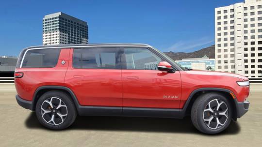 2023 Rivian R1S 7PDSGABL3PN006608