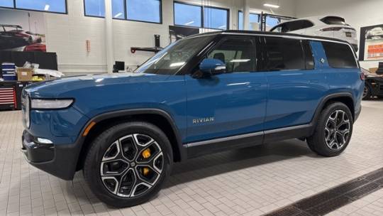 2023 Rivian R1S 7PDSGABA3PN011659