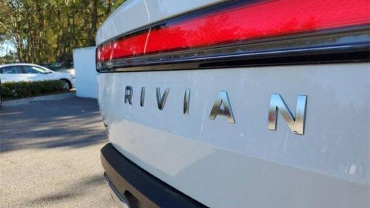 2024 Rivian R1T 7FCTGBAA7RN032384