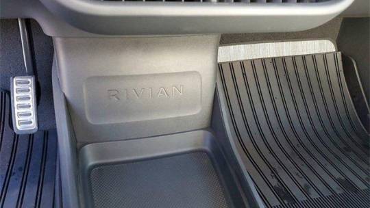 2024 Rivian R1T 7FCTGBAA7RN032384