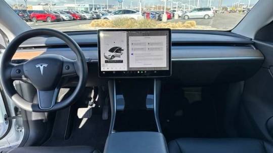 2020 Tesla Model Y 5YJYGDEE5LF010278