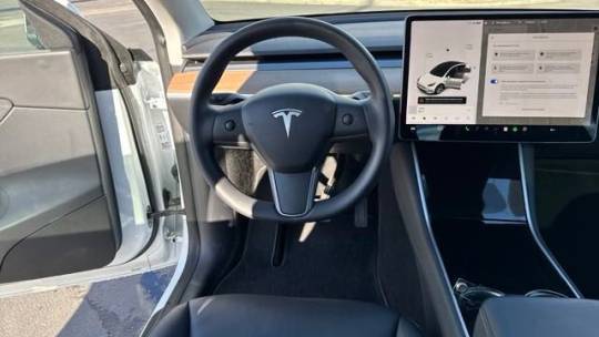 2020 Tesla Model Y 5YJYGDEE5LF010278