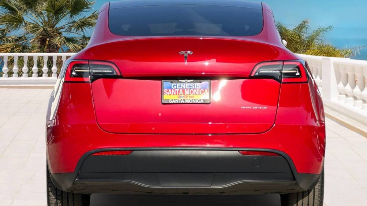 2021 Tesla Model Y 5YJYGDEE1MF093984