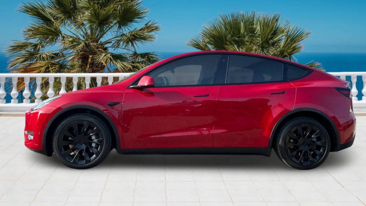 2021 Tesla Model Y 5YJYGDEE1MF093984