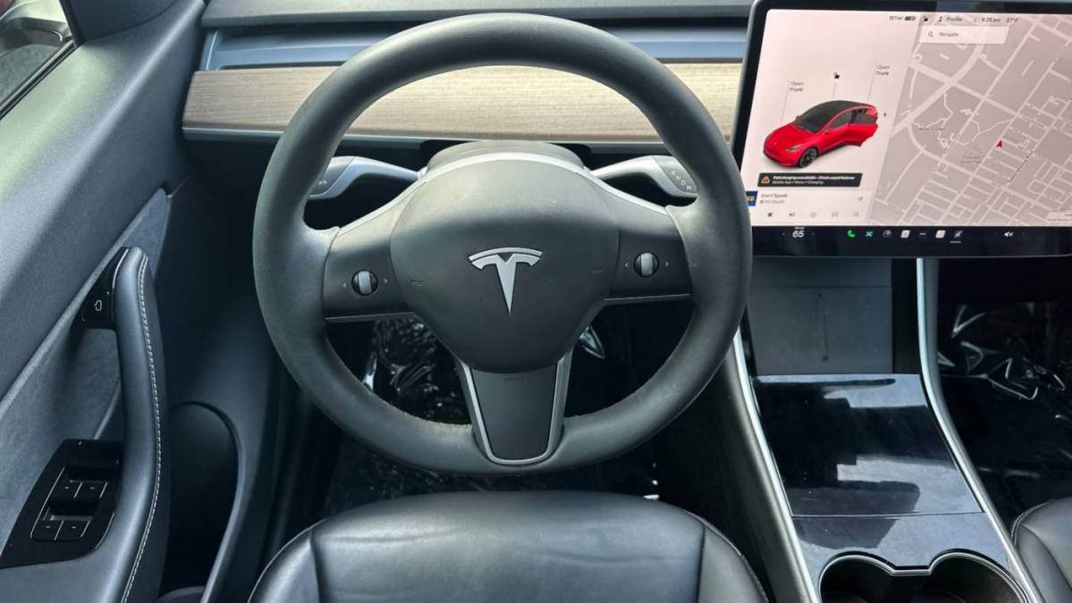 2021 Tesla Model Y 5YJYGDEE1MF093984