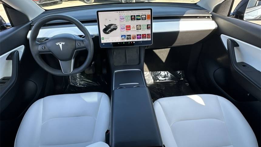 2021 Tesla Model Y 5YJYGDEE9MF230766