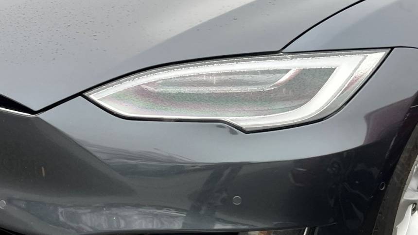 2018 Tesla Model S 5YJSA1E27JF261828