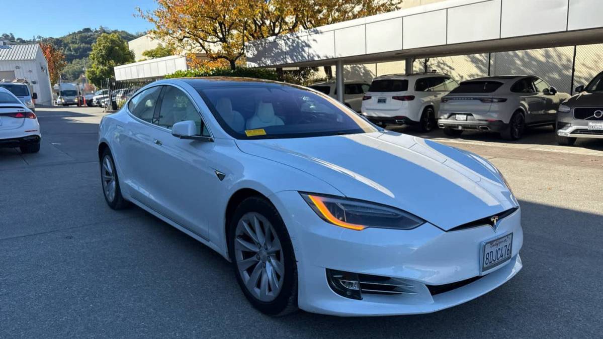 2018 Tesla Model S 5YJSA1E29JF249390