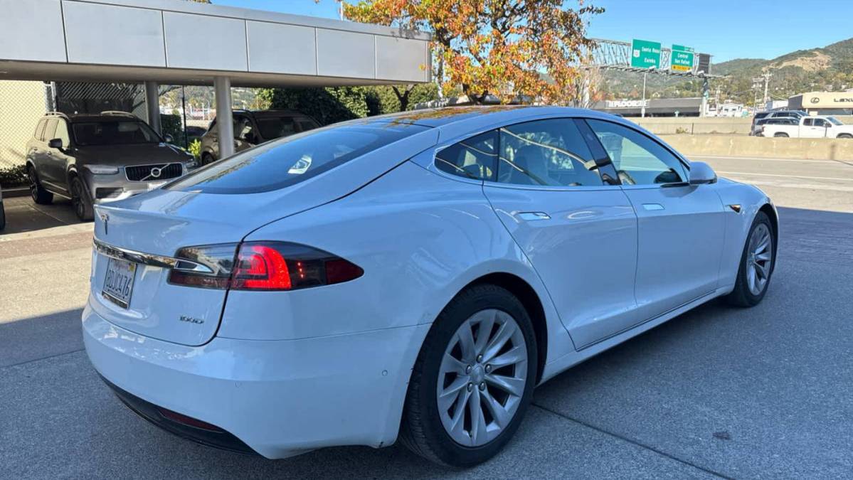 2018 Tesla Model S 5YJSA1E29JF249390