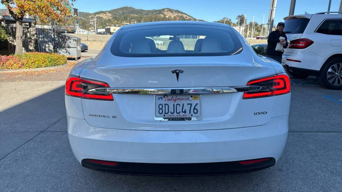 2018 Tesla Model S 5YJSA1E29JF249390