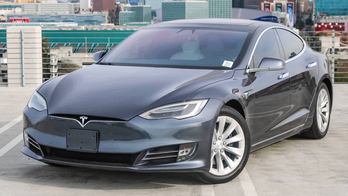 2018 Tesla Model S 5YJSA1E23JF246033