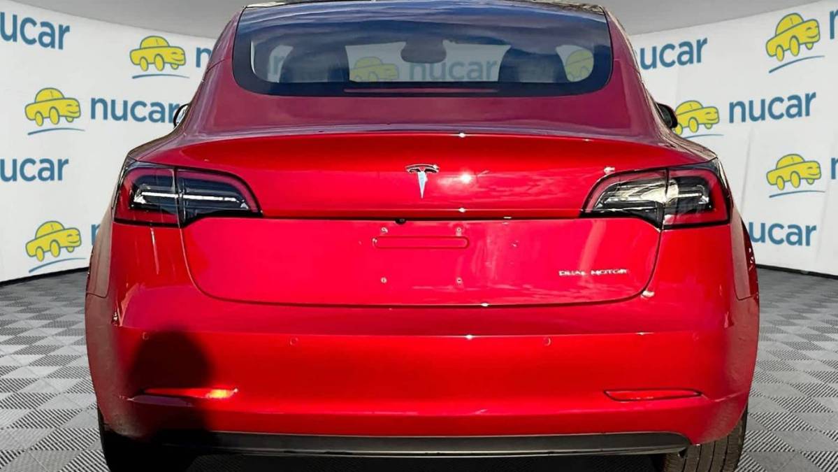 2018 Tesla Model 3 5YJ3E1EB8JF129685