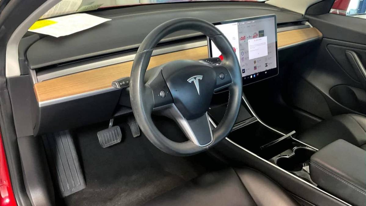 2018 Tesla Model 3 5YJ3E1EB8JF129685