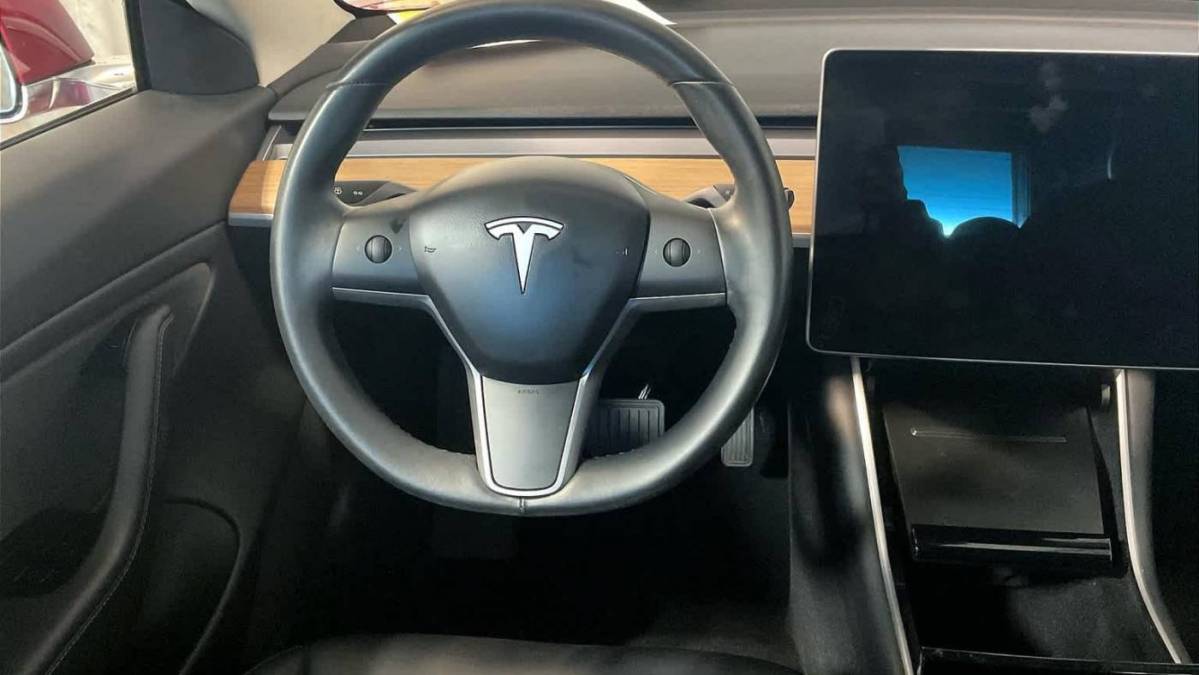 2018 Tesla Model 3 5YJ3E1EB8JF129685