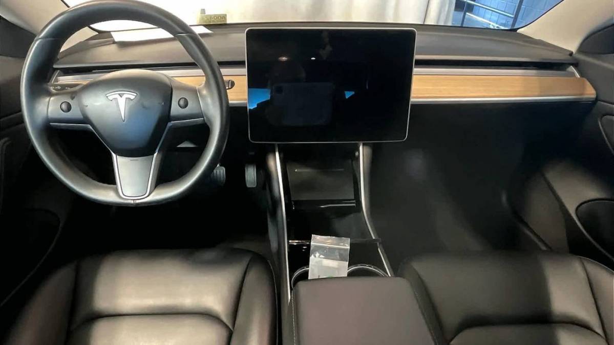 2018 Tesla Model 3 5YJ3E1EB8JF129685