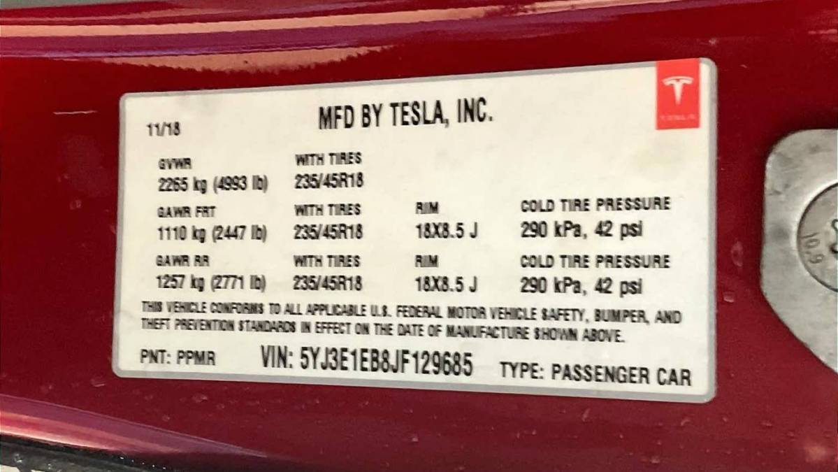 2018 Tesla Model 3 5YJ3E1EB8JF129685