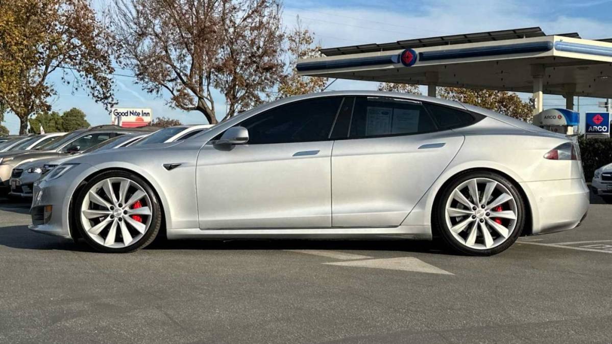 2017 Tesla Model S 5YJSA1E43HF201587