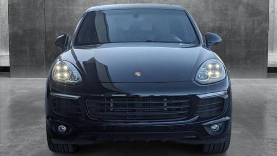 2017 Porsche Cayenne WP1AE2A21HLA70973