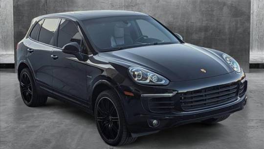 2017 Porsche Cayenne WP1AE2A21HLA70973