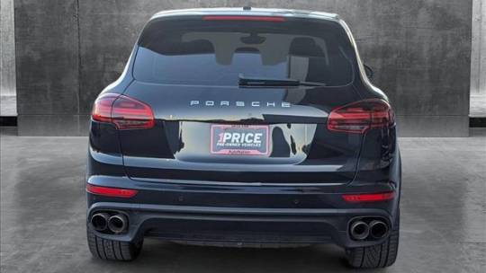 2017 Porsche Cayenne WP1AE2A21HLA70973