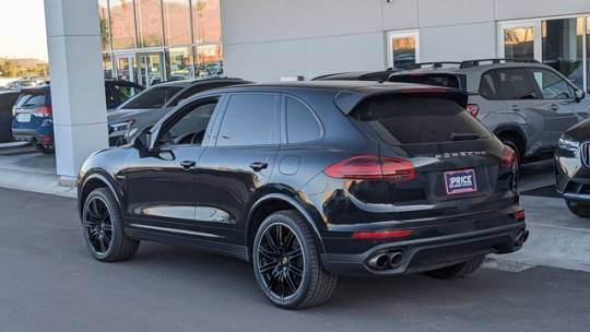 2017 Porsche Cayenne WP1AE2A21HLA70973