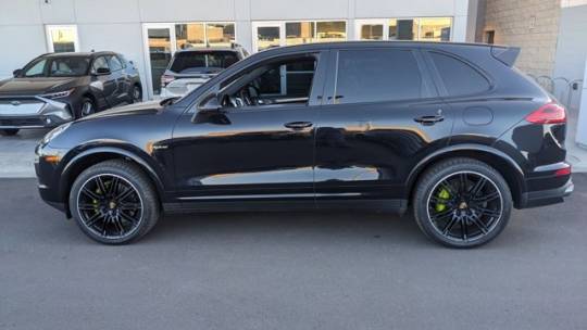 2017 Porsche Cayenne WP1AE2A21HLA70973