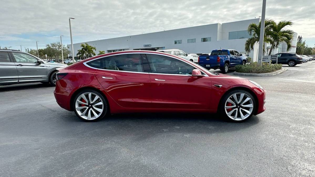 2018 Tesla Model 3 5YJ3E1EB4JF079884