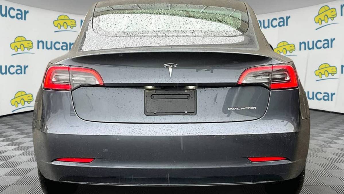 2019 Tesla Model 3 5YJ3E1EB3KF418085