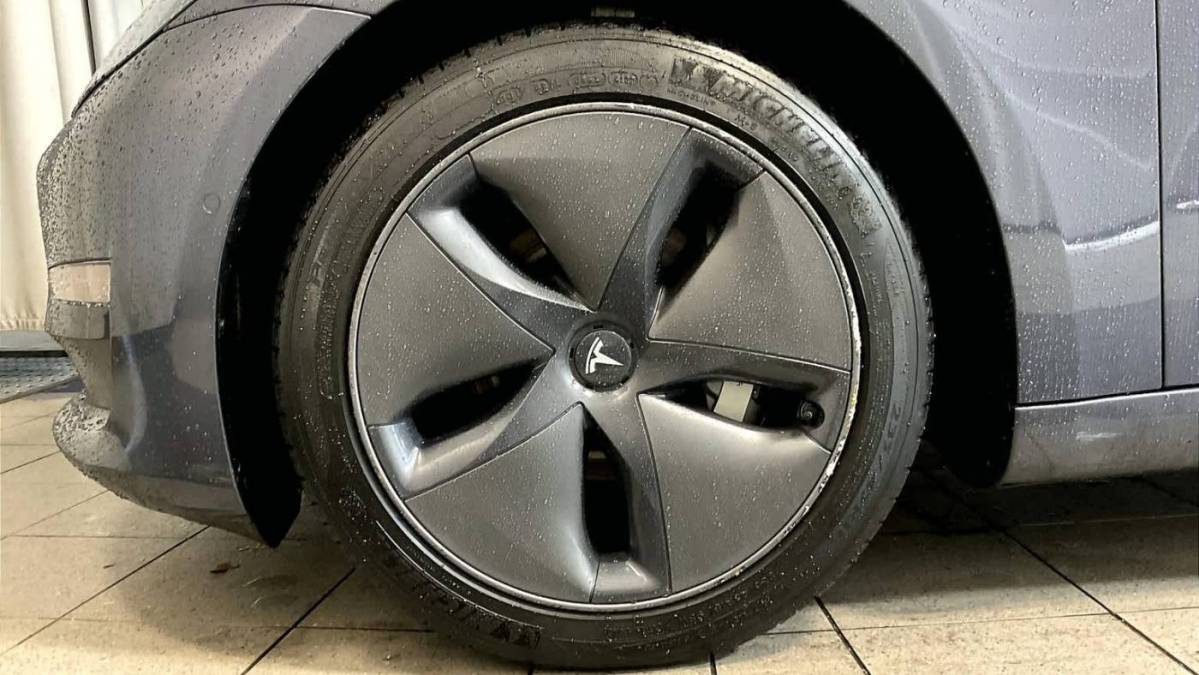 2019 Tesla Model 3 5YJ3E1EB3KF418085