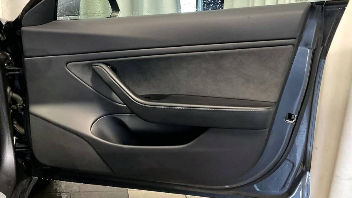 2019 Tesla Model 3 5YJ3E1EB3KF418085