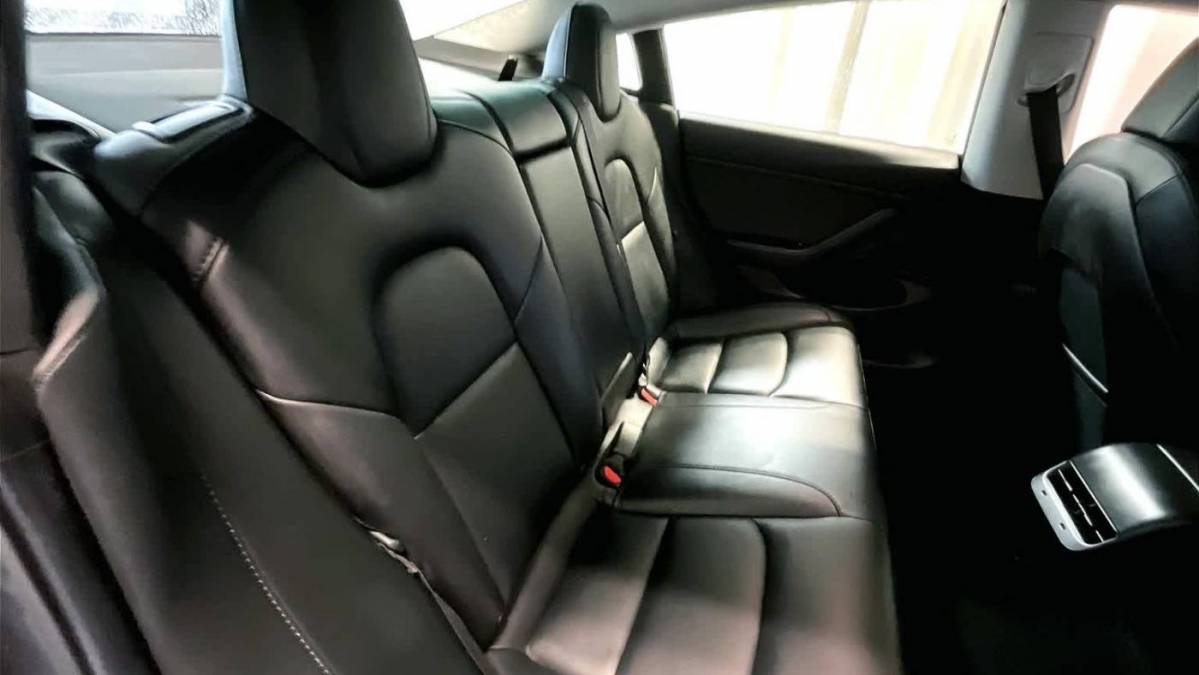 2019 Tesla Model 3 5YJ3E1EB3KF418085