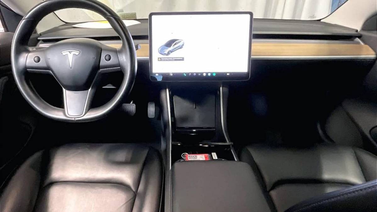 2019 Tesla Model 3 5YJ3E1EB3KF418085