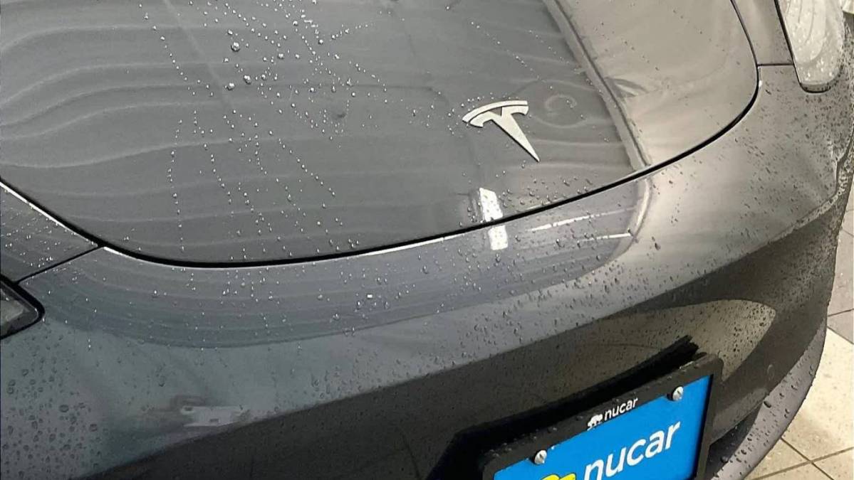 2019 Tesla Model 3 5YJ3E1EB3KF418085