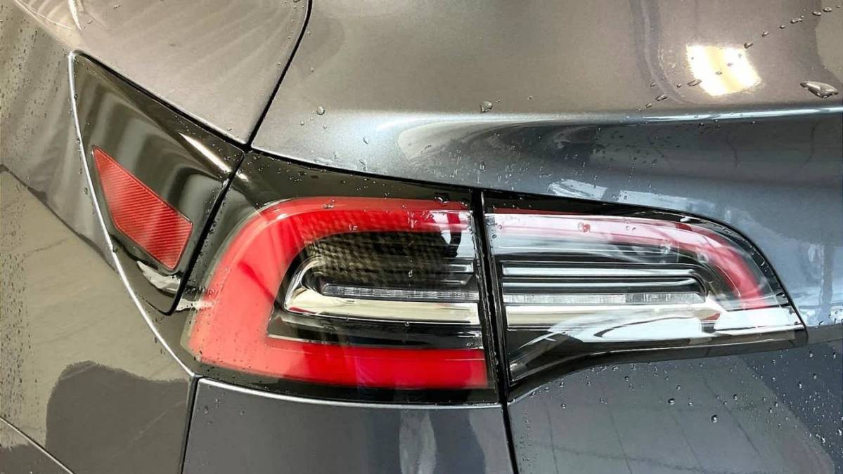 2019 Tesla Model 3 5YJ3E1EB3KF418085