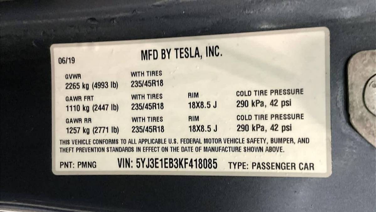 2019 Tesla Model 3 5YJ3E1EB3KF418085