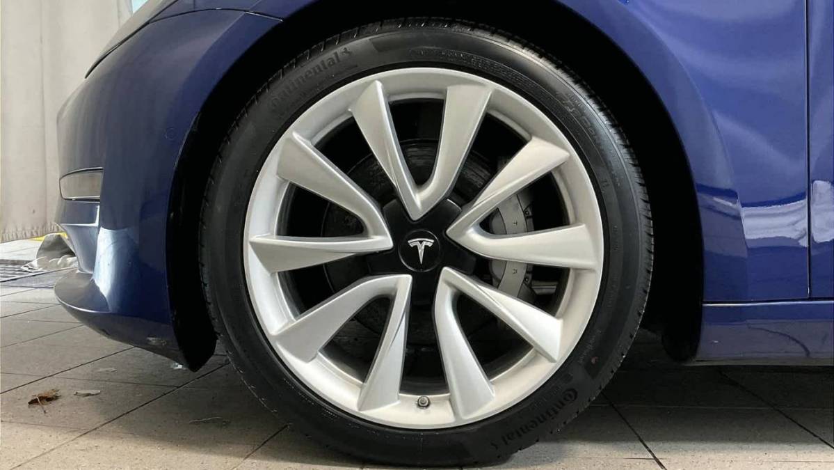 2018 Tesla Model 3 5YJ3E1EB1JF147817